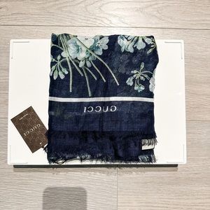 Gucci NWT New Bloom blue silk scarf limited edition OS